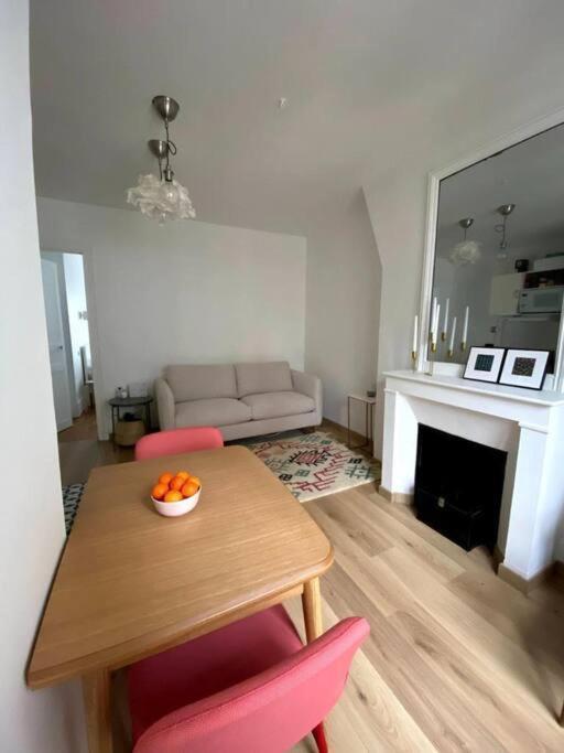 Modern Appartement W/ Tour Eiffel View In The 7Th Paris Exterior photo