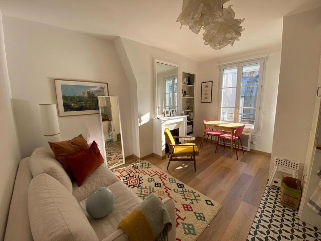 Modern Appartement W/ Tour Eiffel View In The 7Th Paris Exterior photo